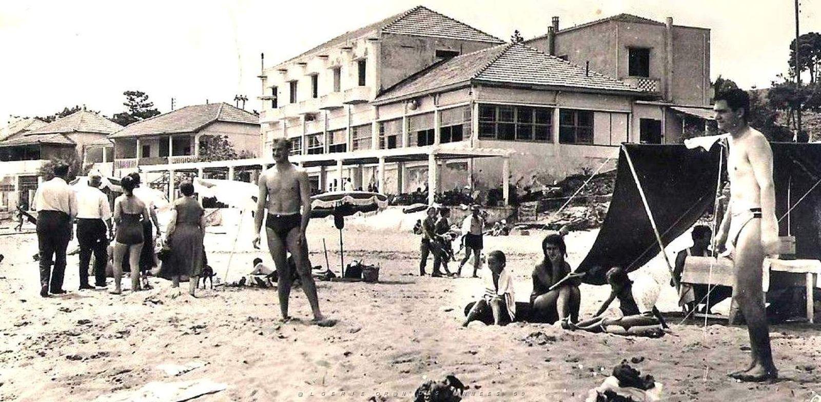 1811- Chenoua-Plage - La Plage2 et le Grand-Hotel - 1960.jpg